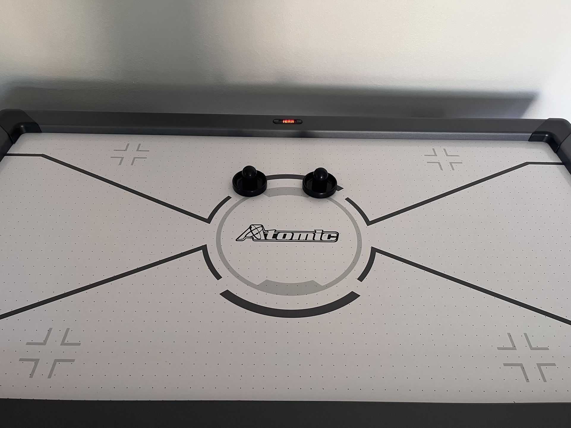 Air Hockey Table