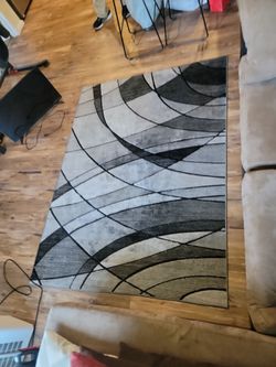 7'x5'1" Rug For Sale