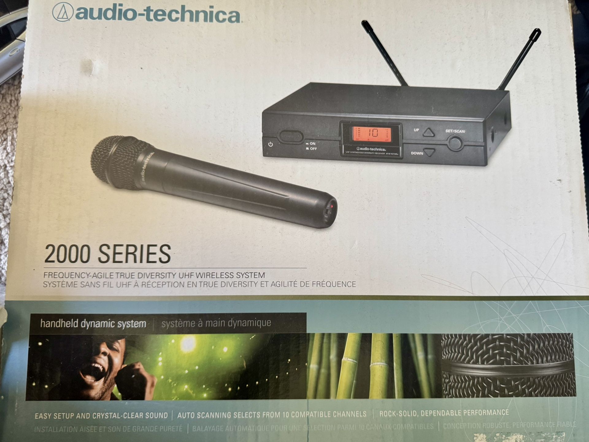 Audio Technica 2000 Series Wireless System with Handheld Dynamic Mic