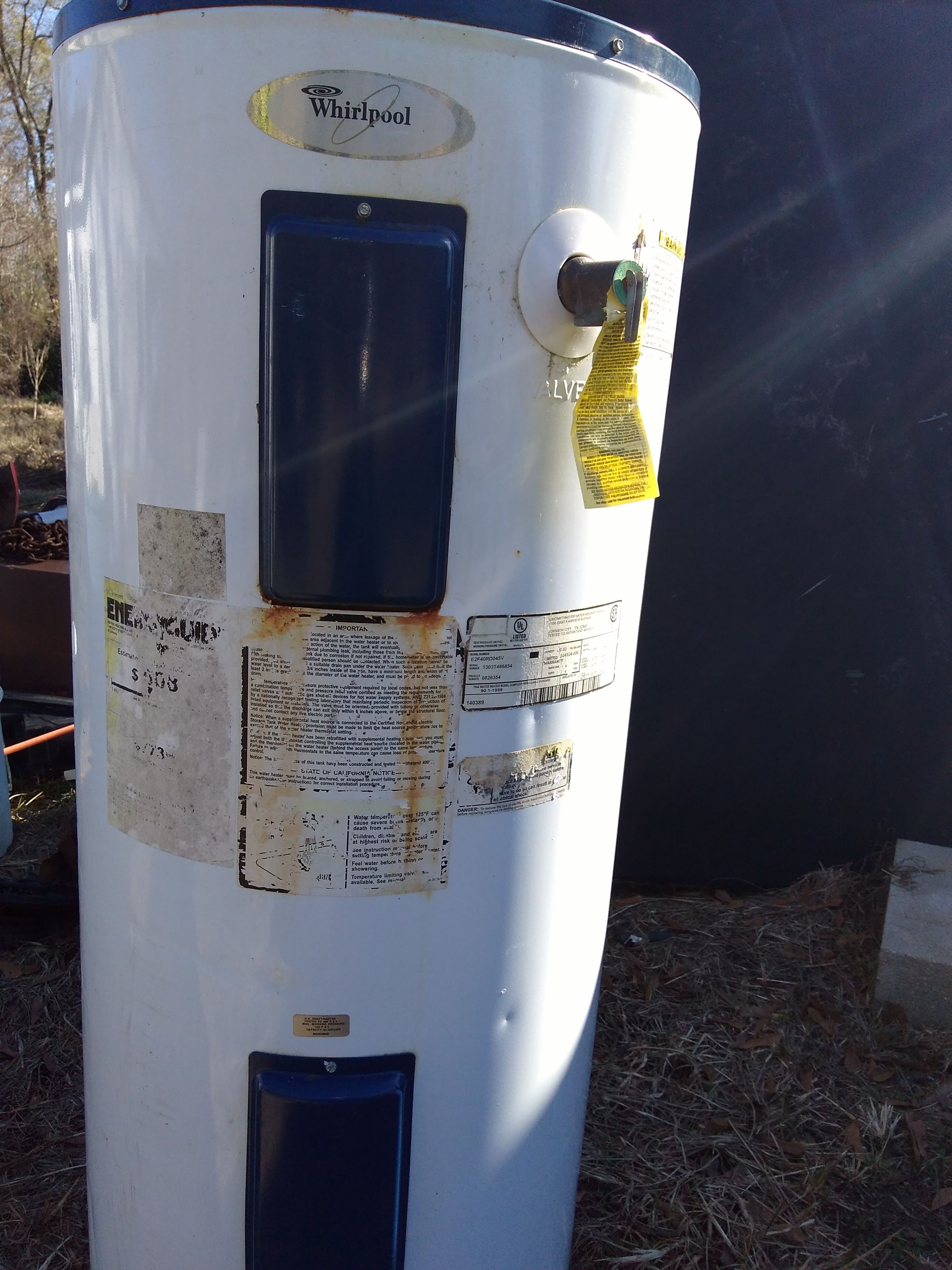 Whirlpool 50 gallon electric water heater for Sale in Walker, LA - OfferUp