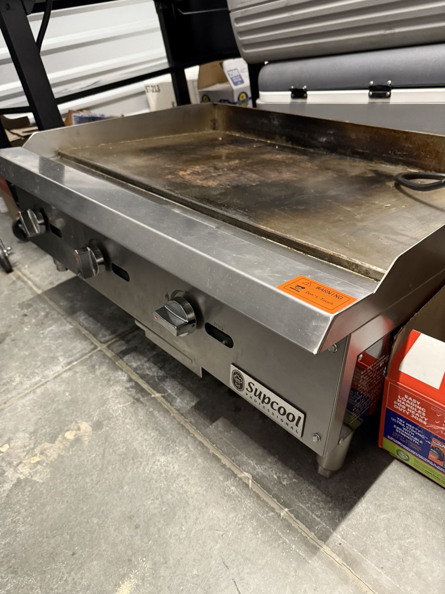 WCGM36 36"W NG/LP Gas Manual Countertop Griddle