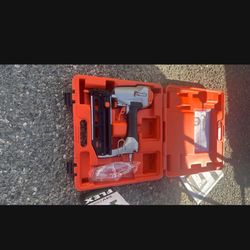 Paslode 16g Nailer
