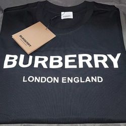 Burberry T-shirt Size Large