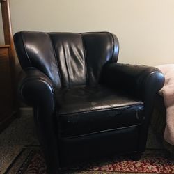 Espresso Faux Leather Club Chair Set Get Set For 150$ Or One Chair For $100 Retails Over $1K