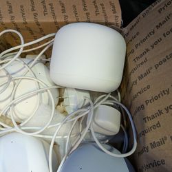 Google Nest WiFi Mesh  1 Router 3 Points