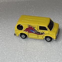 Rare Summer Bedford Van Yellow "Dashes"  Baggie Car Shell Classy 1/64