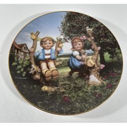 Mint Vintage Hummel Plate Apple Tree Boy&Girl, 1989 Danbury,Little Companions