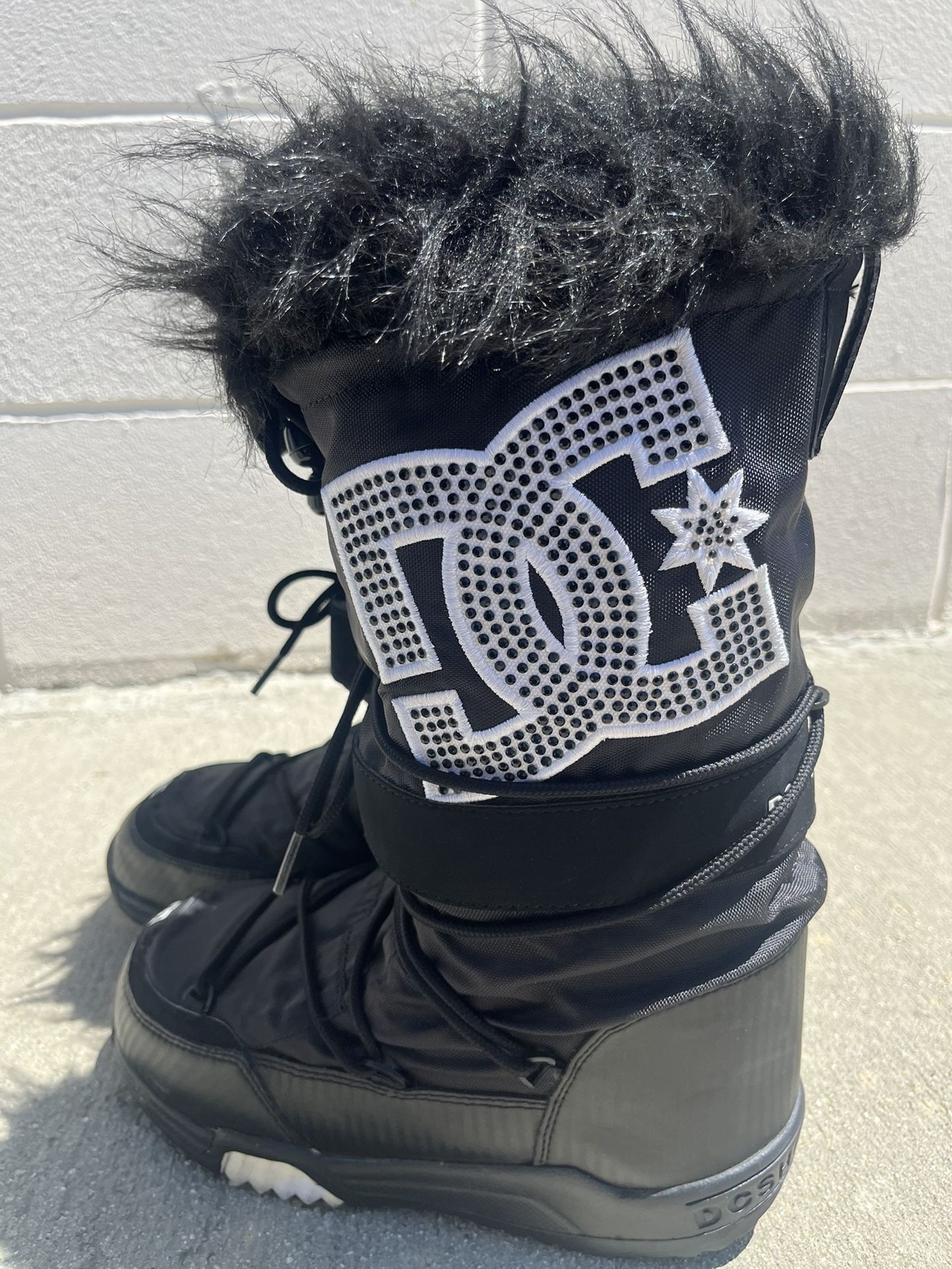 DC Chalet Winter Snow boots 2.0 Women’s Black Faux fur Rhinestone Y2K Vintage 