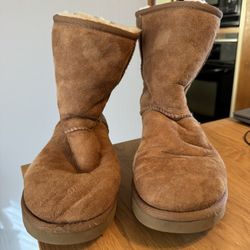 Loved Uggs Women’s Size 9 Chestnut L@@K!