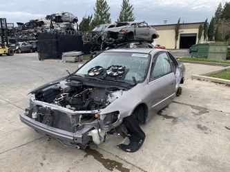 2000 Honda Accord parts. (Parts Car)