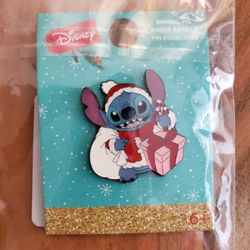 Santa Stich Pin 