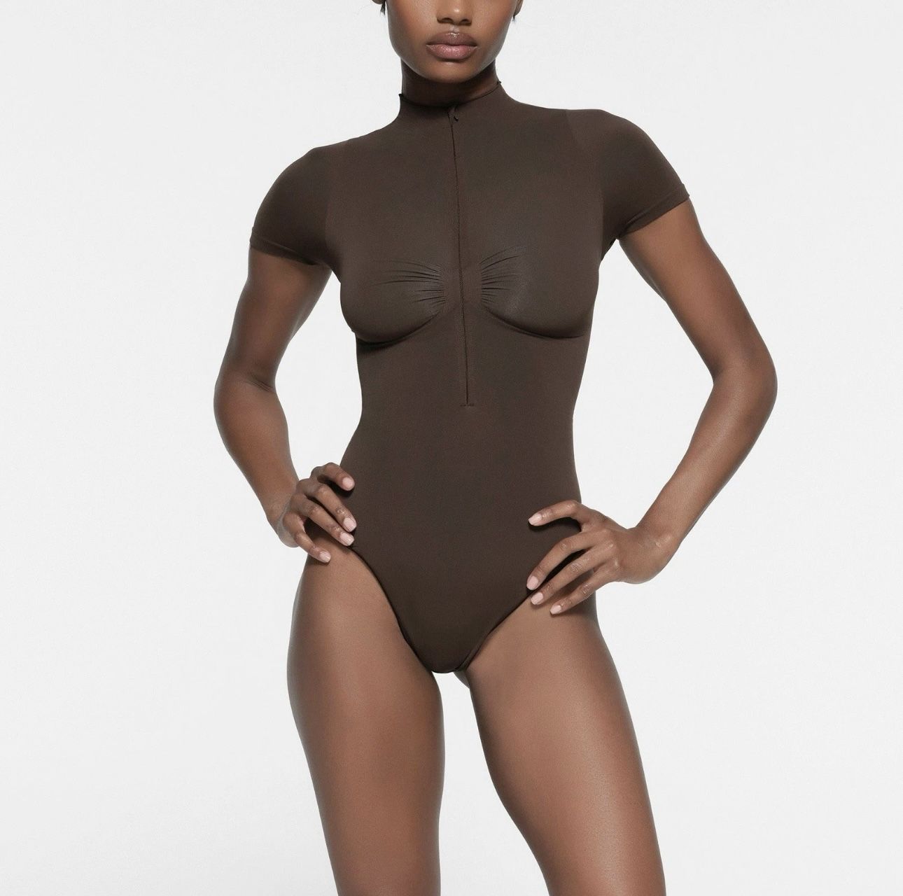 SEAMLESS SCULPT ZIP FRONT T-SHIRT THONG BODYSUIT, Espresso color, size-XS