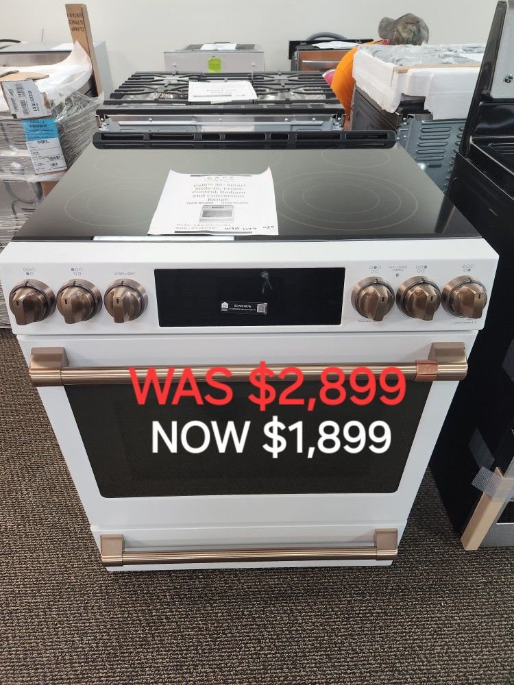 CAFE 30" Smart Slide In, Front Control, Radiant And Convection Range