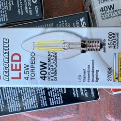 Satco S29877 4.5 Watt B11 LED Clear Candelabra Base 2700K 350 Lumens 120 Volt