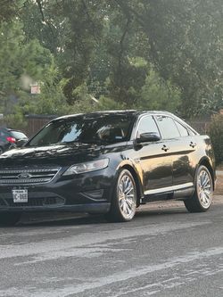 Ford Taurus Black 4-Door Sedan