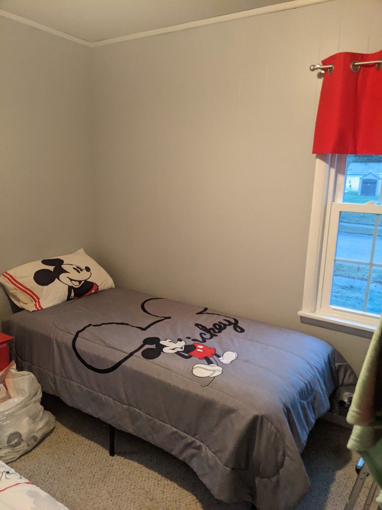 Twin X 2 Mickey Mouse Bedroom 