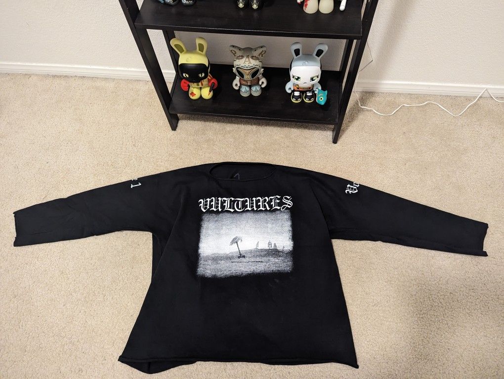 Kanye Vultures Long Sleeve T-Shirt Size 1