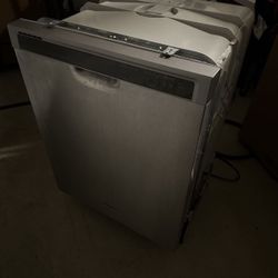 Whirlpool Dishwasher 