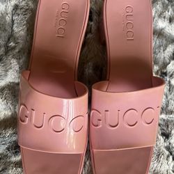 Women’s Sandals 