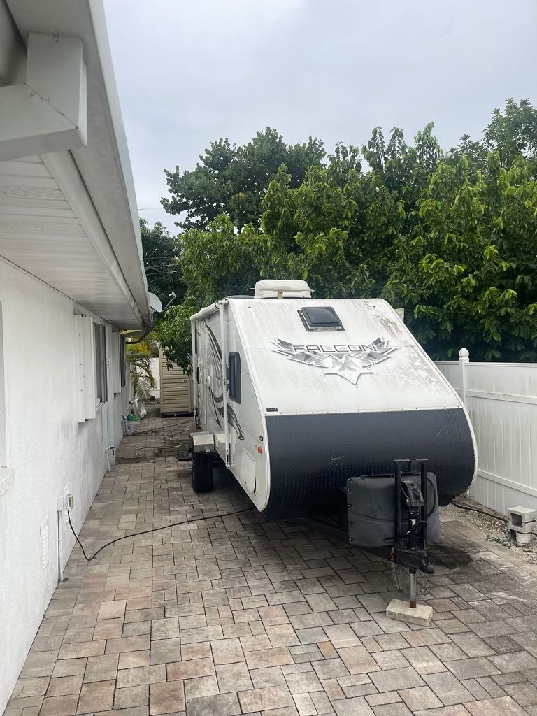 2018 travel lite falcon 24 B