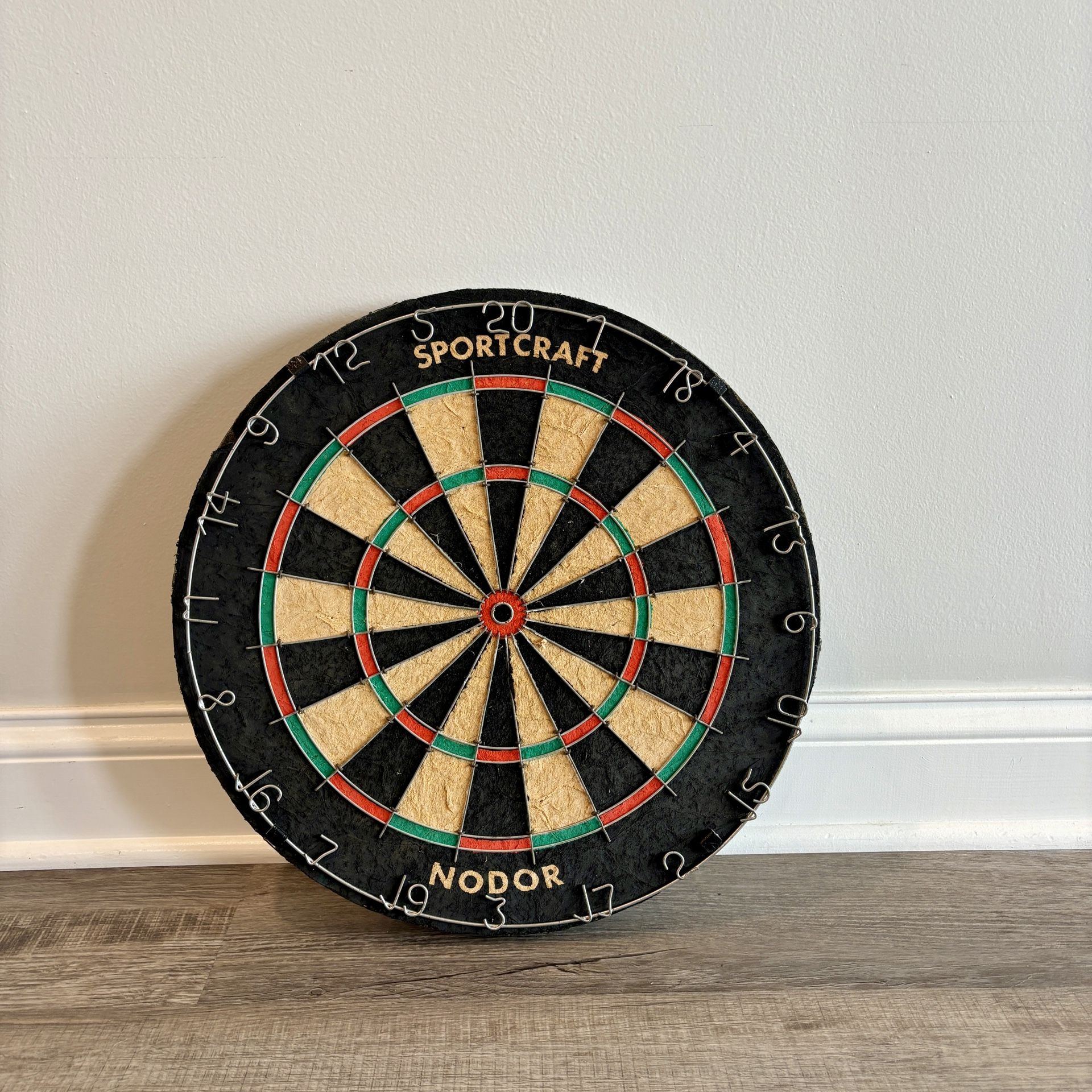 Nodor Sportcraft Vintage Bristle Dart Board Made In England 18 Inch