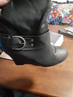 Womens Boots 8.5