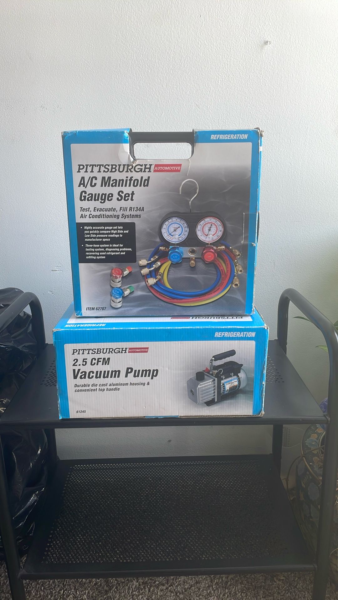 PITTSBURGH A/C MANIFOLD GAUGE AND VACUUM PUMP 2.5CFM SET WITH VACUUM OIL