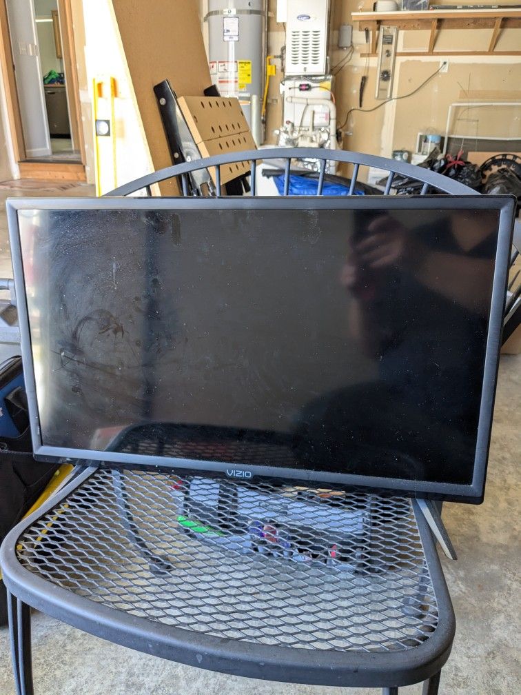 21 Inch Across Vizio TV Monitor