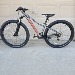 TREK MARLIN 4 MOUNTAIN BIKE (XSMALL FRAME)