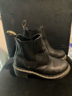 Dr Martens women’s leather heeled Chelsea boots