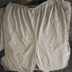 Men’s Adidas Shorts! (M)