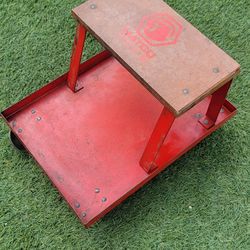 VINTAGE MAC TOOLS STOOL