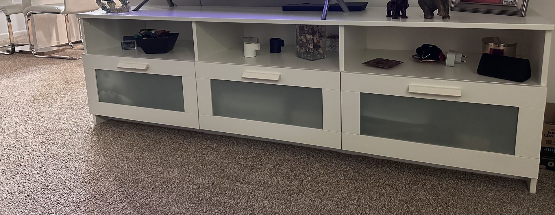 URGENT!! White Ikea TV Stand