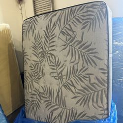 Queen Size Mattress And Box Spring 