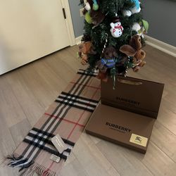 Burberry Scarf 