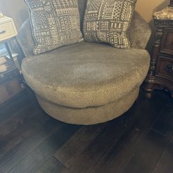 Couch/Chair & Pillows