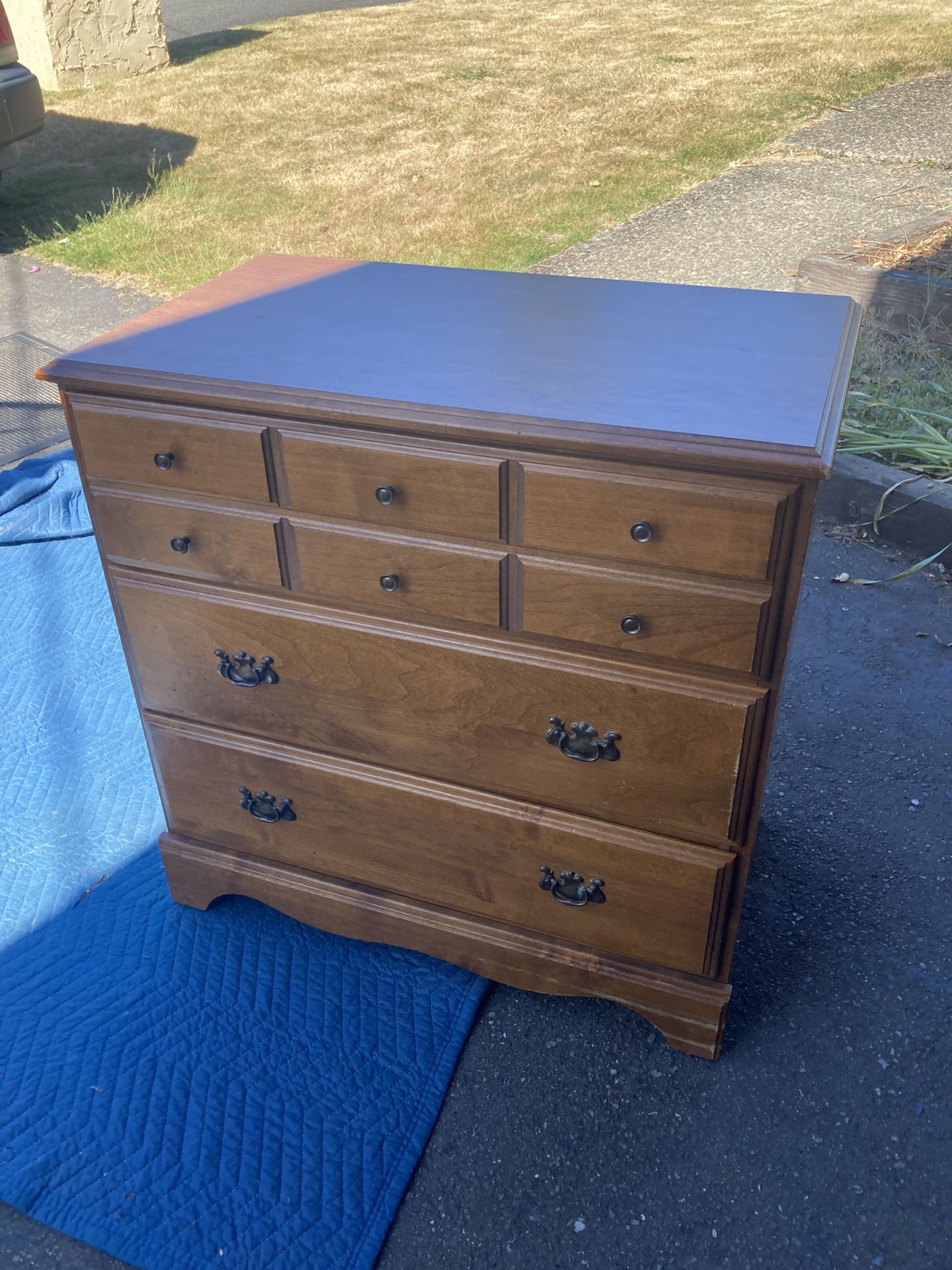 Dresser, Maple, 3 Dovetail Drawers, Good Condition, Delivery