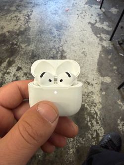 AirPods 4