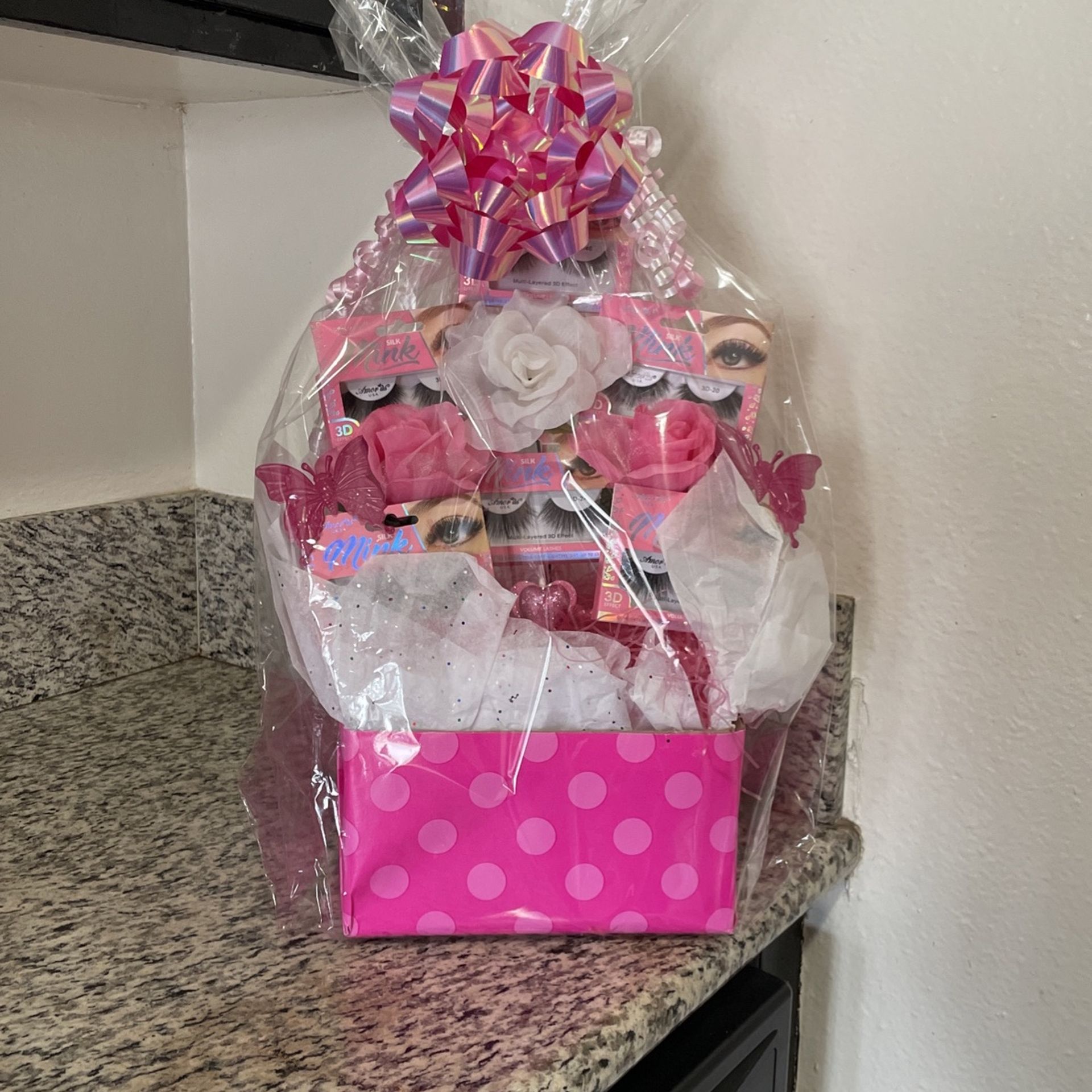 Lash Bouquet Basket