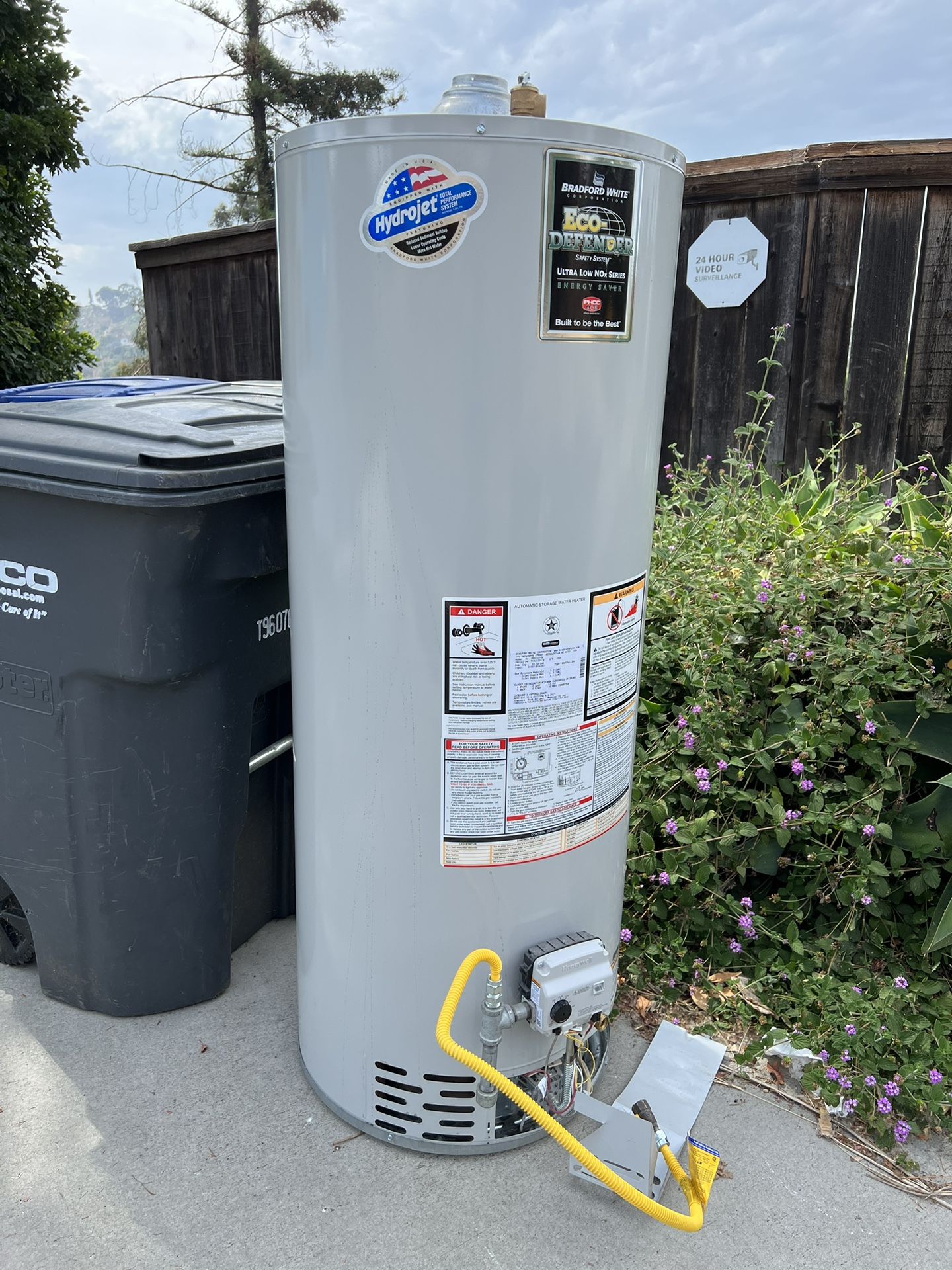 Water Heater, Bradford White, 50 Gallon, Natural Gas for Sale in Chula  Vista, CA - OfferUp