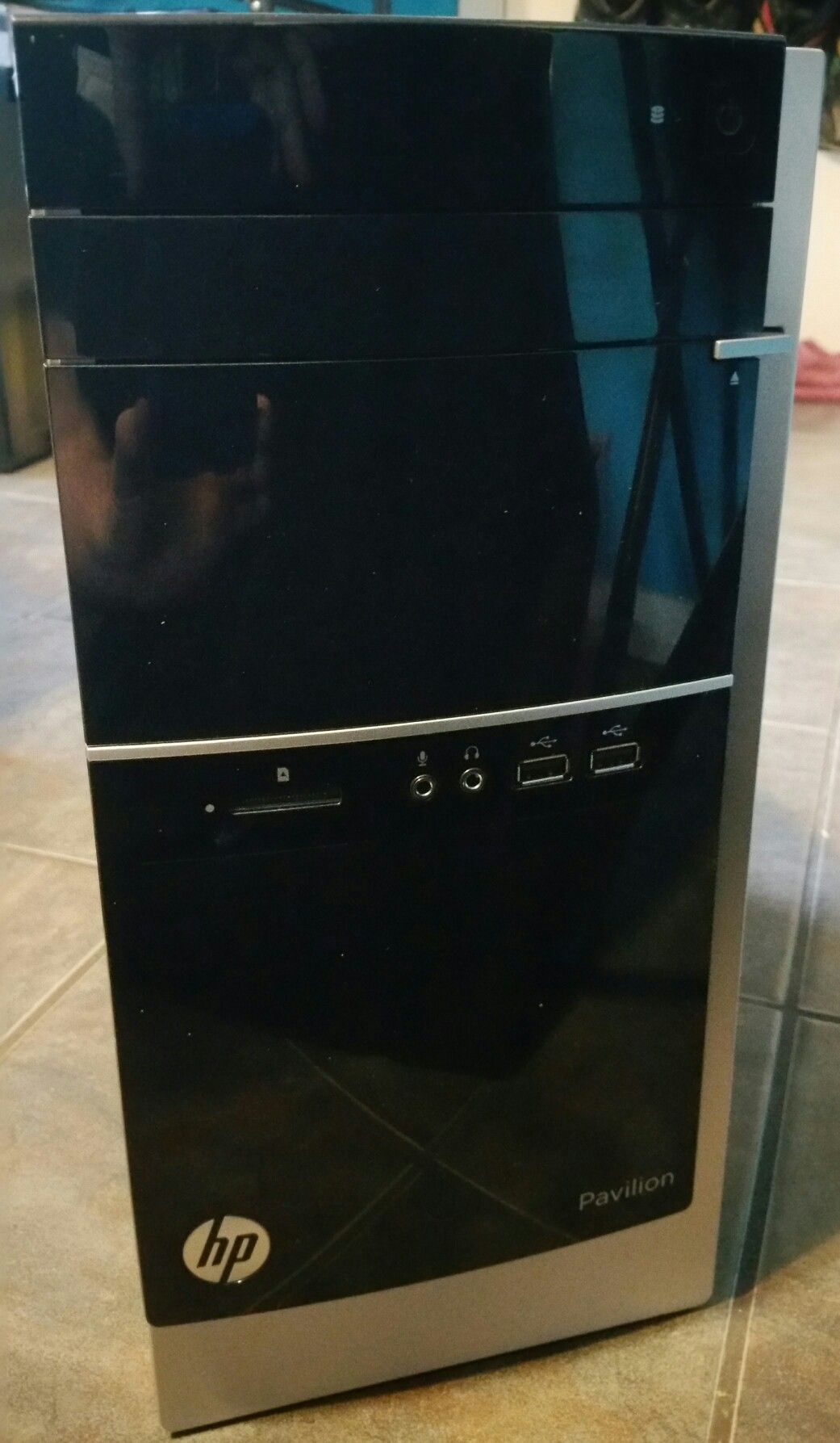 HP Pavilion 500-424 Desktop Windows 10 Home Edition
