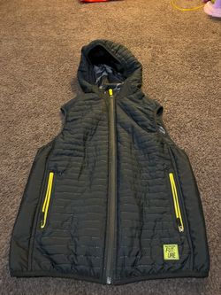 Zara Boys size Medium 11-12 jacket vest black “Never Look Back”