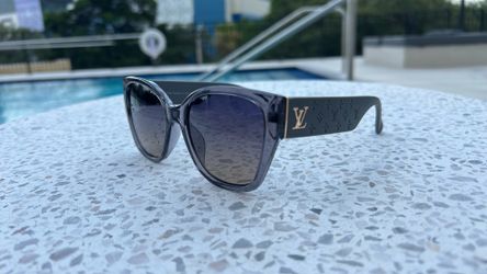 Sunglasses/ Lentes de sol