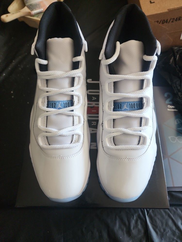 AIR JORDAN 11 RETRO SZ 10