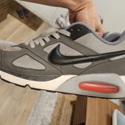 New Nike Air Max IVO Shoes Wolf Gray Black Cool Gray Men's Size 11