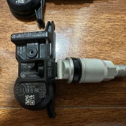 2025 Toyota RAV4 OEM TPMS sensors PMV-E000