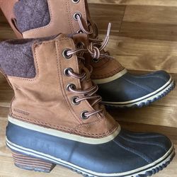 Womens Sorel Size 8 Boots