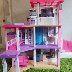Doll House, Barbies, LOL and more!