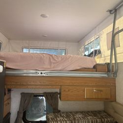 2016 Northstar 600Ss Truck Camper