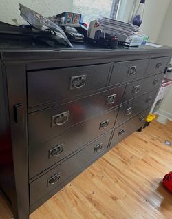 Room dresser